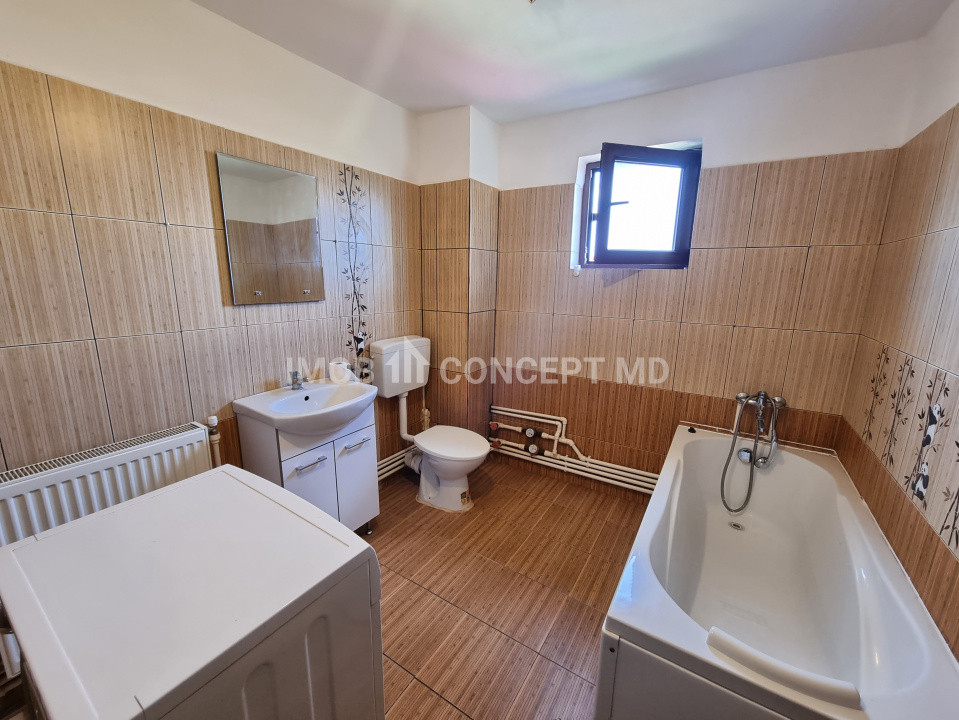 INCHIRIERE apartament 2 camere in bloc la curte zona M Bravu