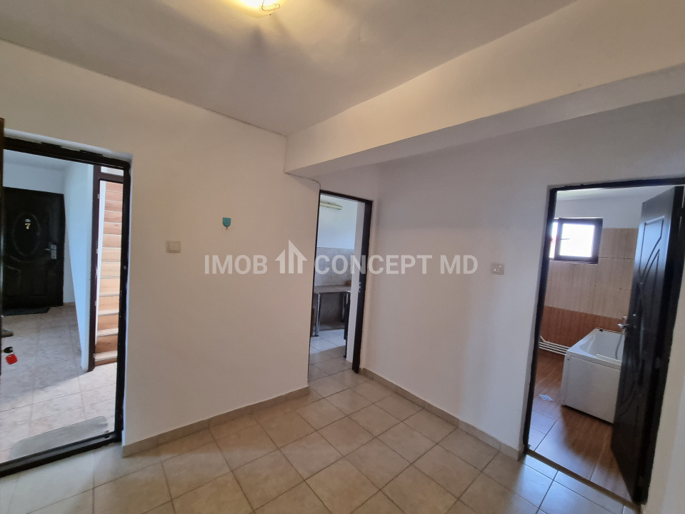INCHIRIERE apartament 2 camere in bloc la curte zona M Bravu