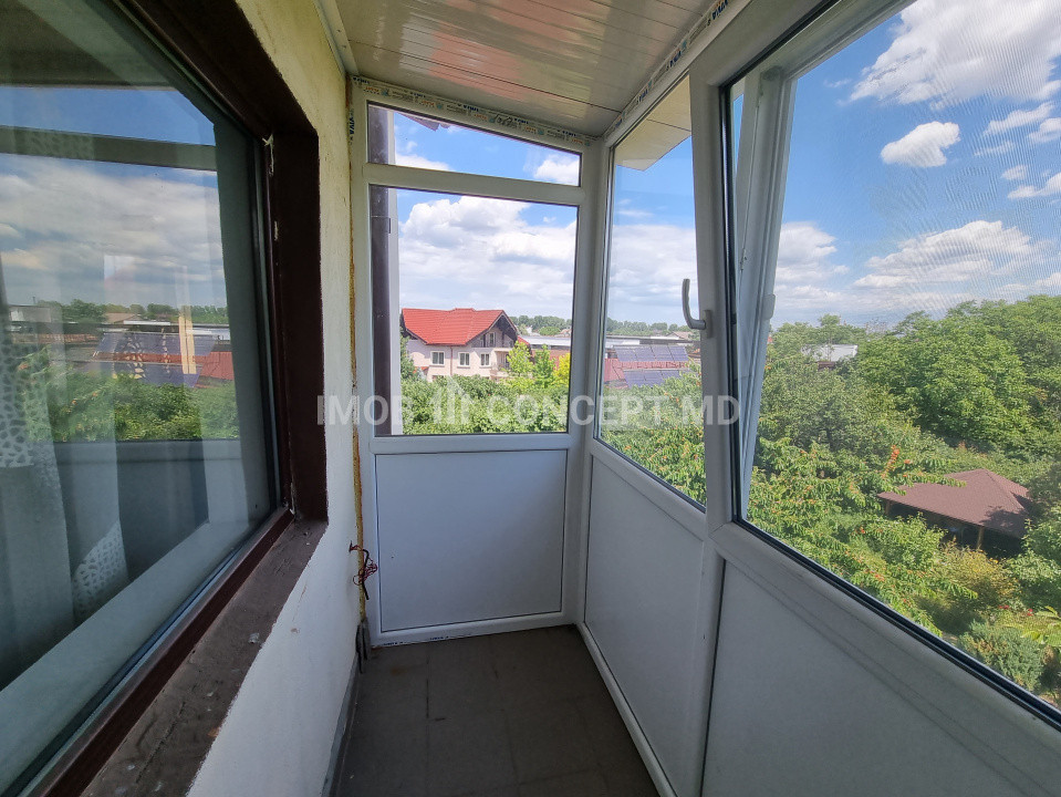 INCHIRIERE apartament 2 camere in bloc la curte zona M Bravu