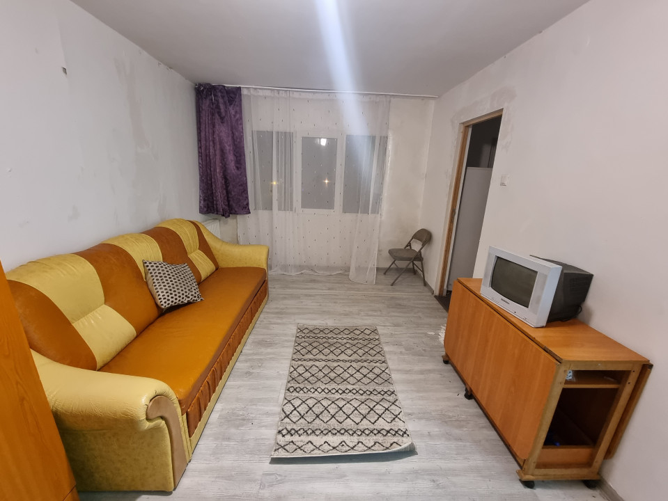 Vanzare garsoniera in zona Enachita Vacaresu