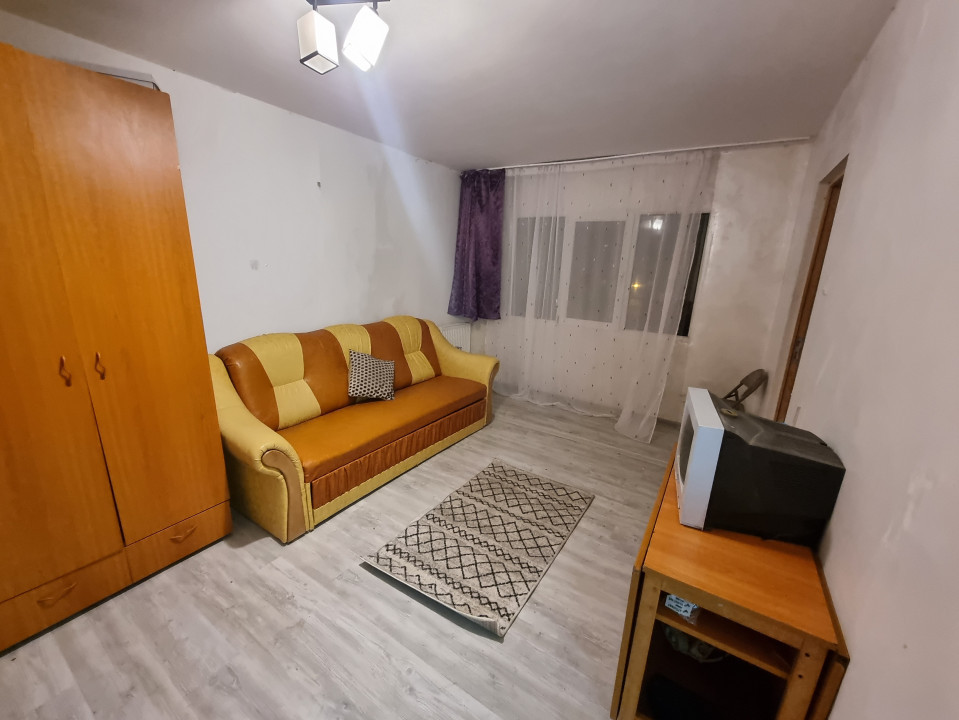 Vanzare garsoniera in zona Enachita Vacaresu