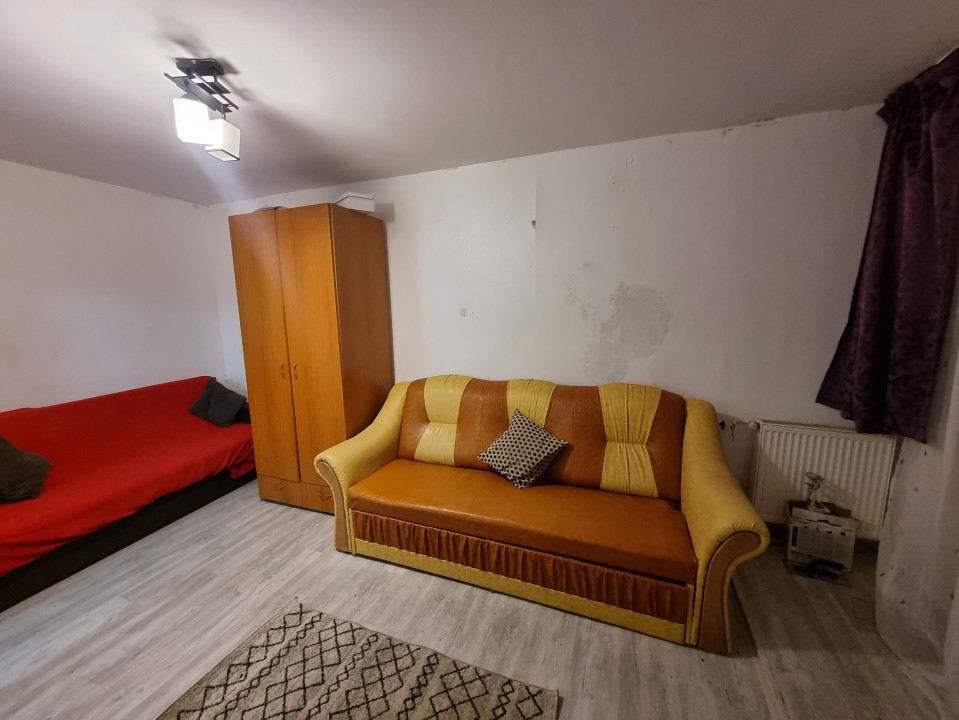 Vanzare garsoniera in zona Enachita Vacaresu