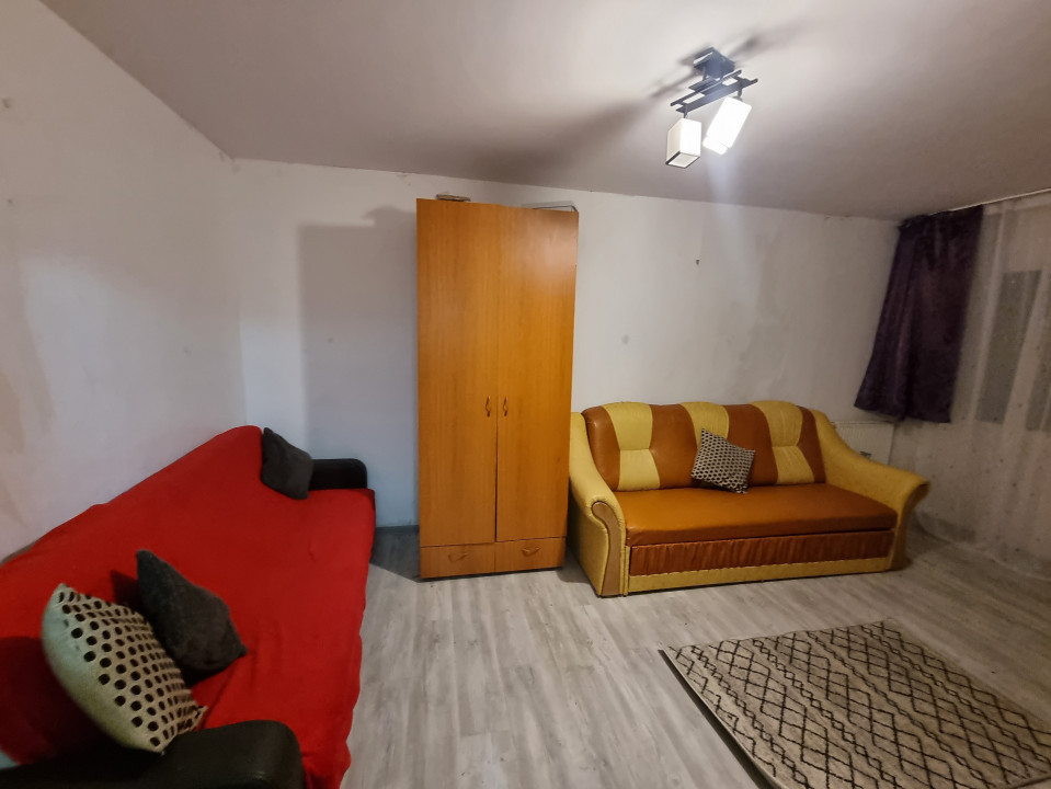 Vanzare garsoniera in zona Enachita Vacaresu