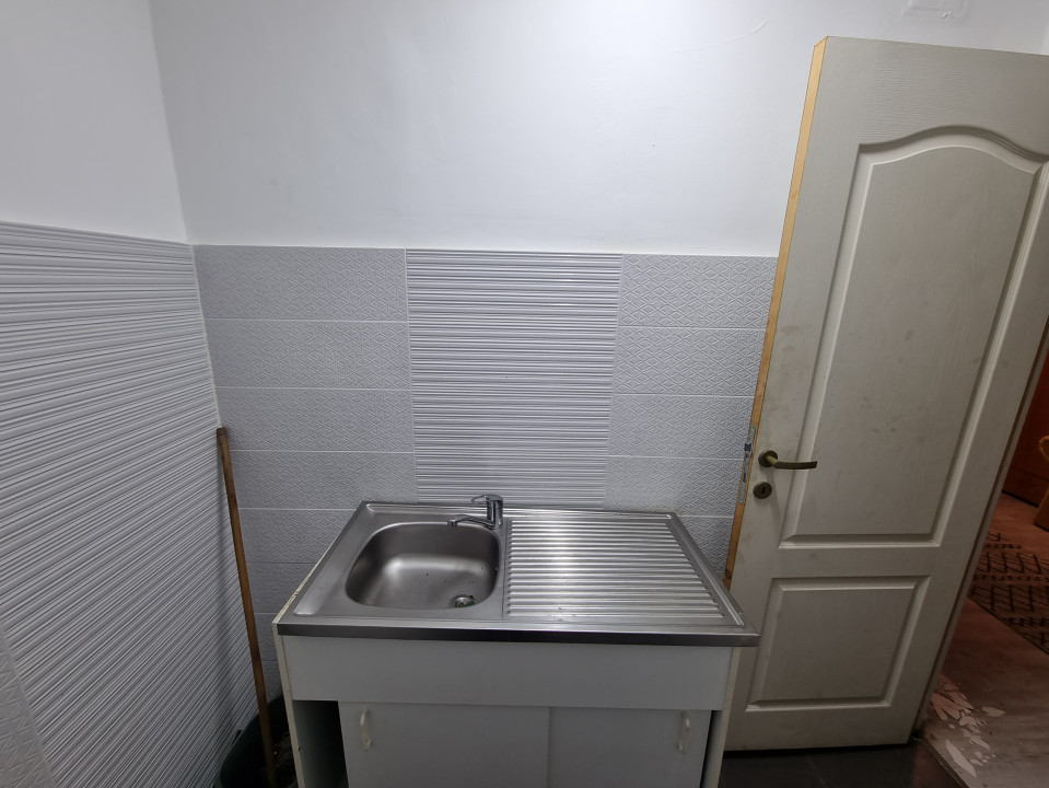 Vanzare garsoniera in zona Enachita Vacaresu