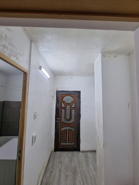 Vanzare garsoniera in zona Enachita Vacaresu