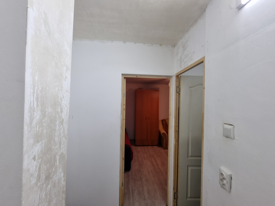 Vanzare garsoniera in zona Enachita Vacaresu