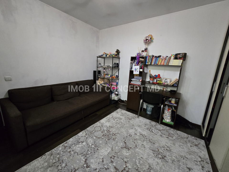 VANZARE CASA 3 CAMERE in zona Democratiei