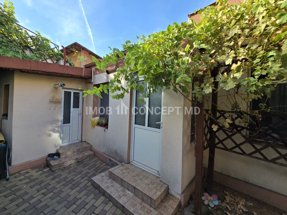 VANZARE CASA 3 CAMERE in zona Democratiei