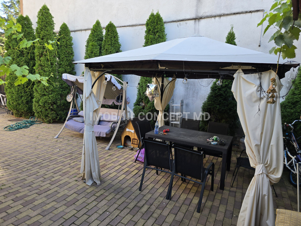 VANZARE CASA 3 CAMERE in zona Democratiei