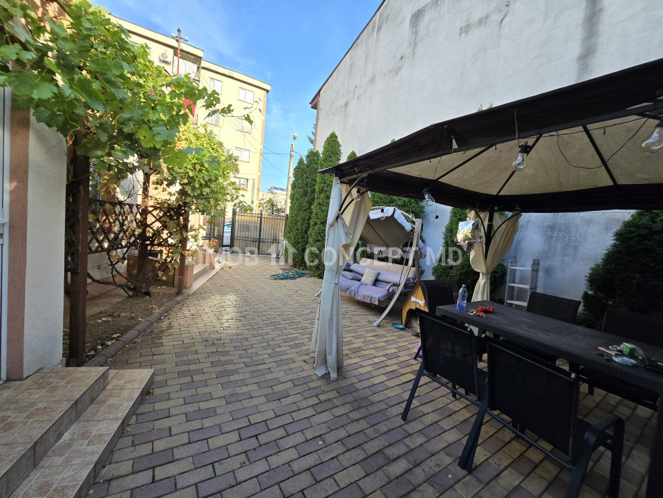 VANZARE CASA 3 CAMERE in zona Democratiei