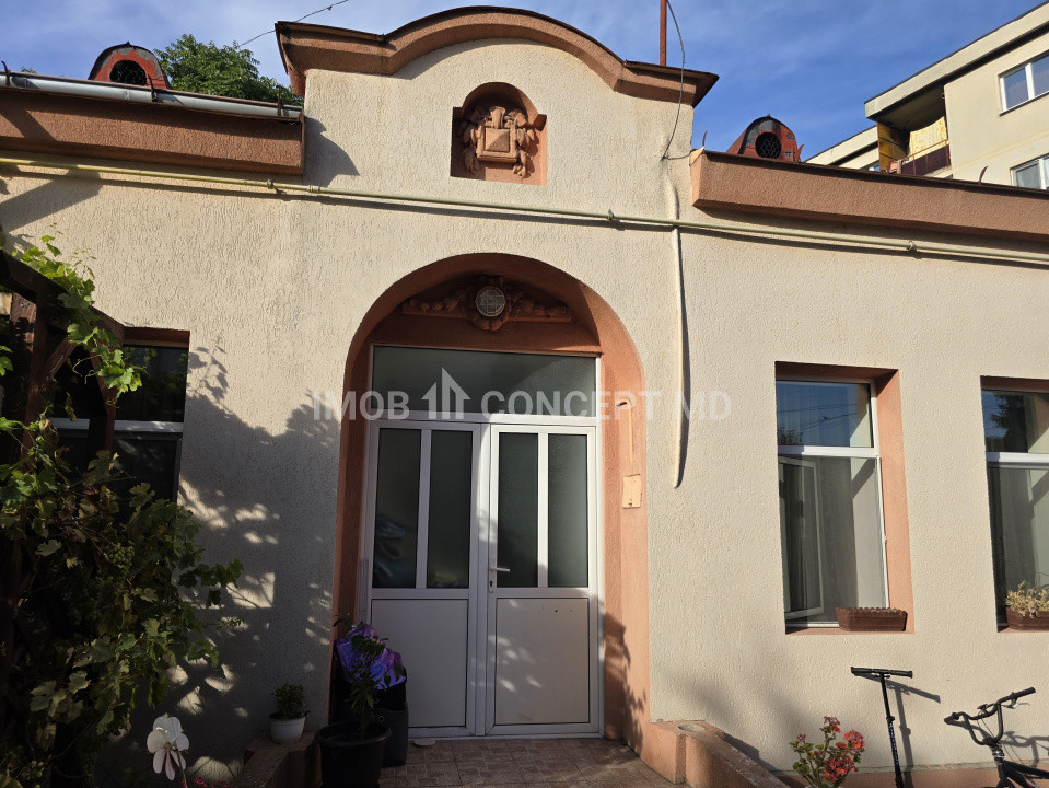 VANZARE CASA 3 CAMERE in zona Democratiei