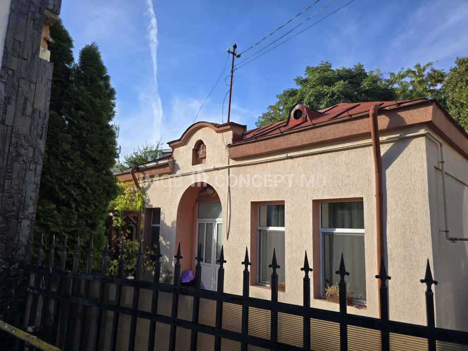 VANZARE CASA 3 CAMERE in zona Democratiei