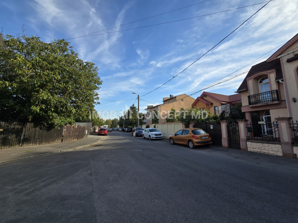 VANZARE CASA 3 CAMERE in zona Democratiei