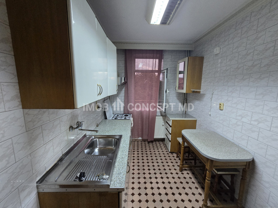 INCHIRIERE apartament 2 camere nemobilat in zona Cantacuzino