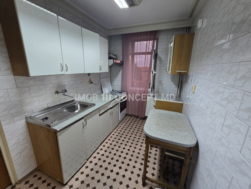 INCHIRIERE apartament 2 camere nemobilat in zona Cantacuzino