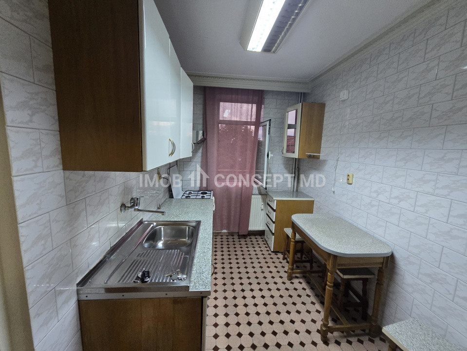 INCHIRIERE apartament 2 camere nemobilat in zona Cantacuzino