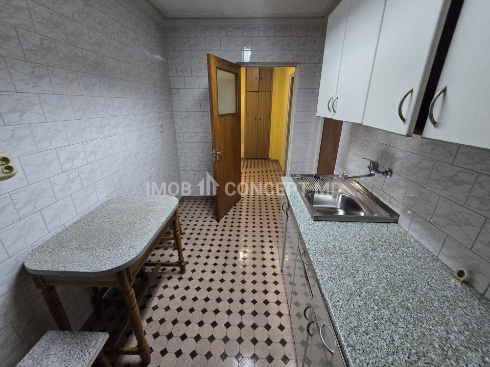 INCHIRIERE apartament 2 camere nemobilat in zona Cantacuzino
