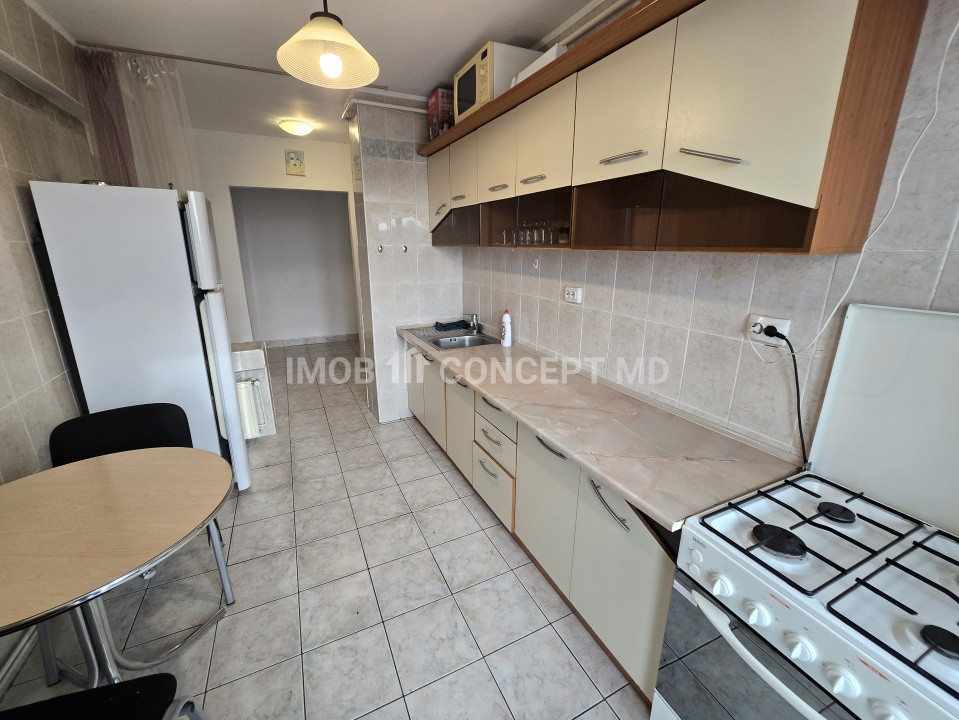 INCHIRIERE APARTAMENT 2 camere spatios in zona Republicii