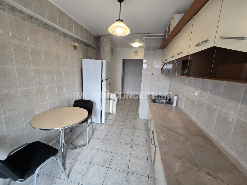 INCHIRIERE APARTAMENT 2 camere spatios in zona Republicii
