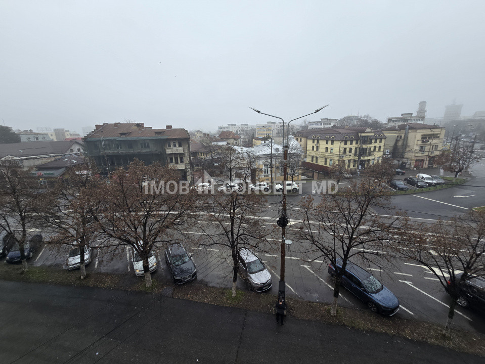 INCHIRIERE apartament 3 camere spatios in Ploiesti, zona Ultracentrala-Catedrala