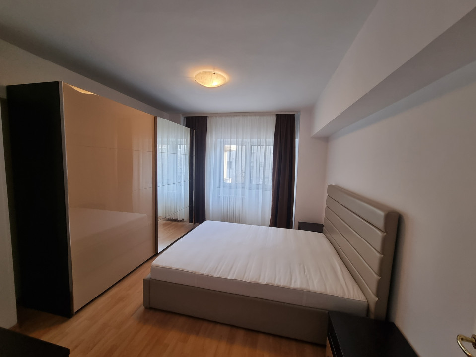 Inchiriere apartament 3 camere, modern in zona Ultracentrala