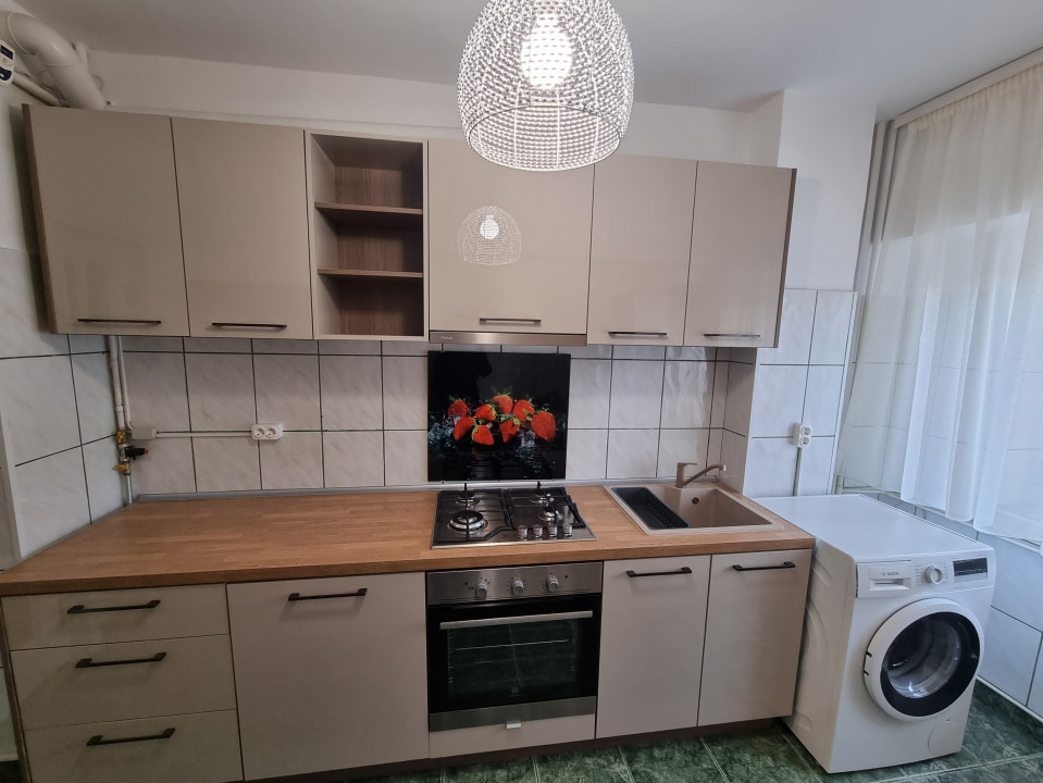 Inchiriere apartament 3 camere, modern in zona Ultracentrala