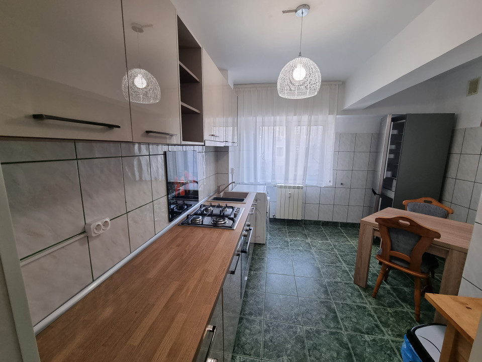 Inchiriere apartament 3 camere, modern in zona Ultracentrala