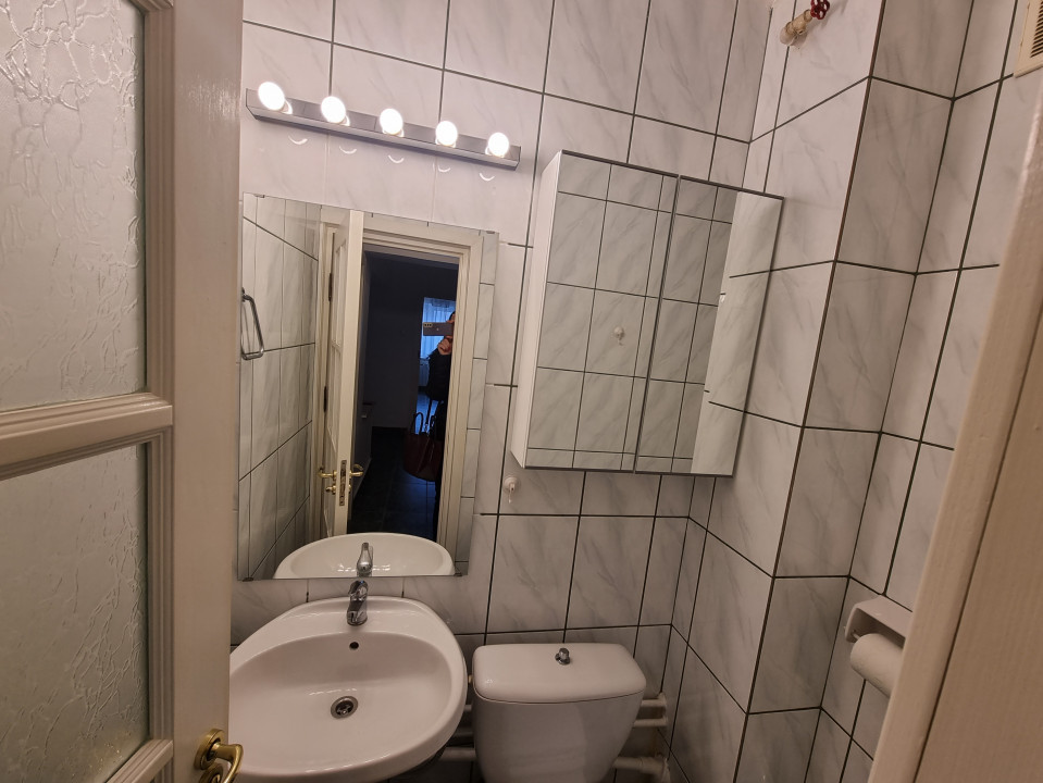 Inchiriere apartament 3 camere, modern in zona Ultracentrala