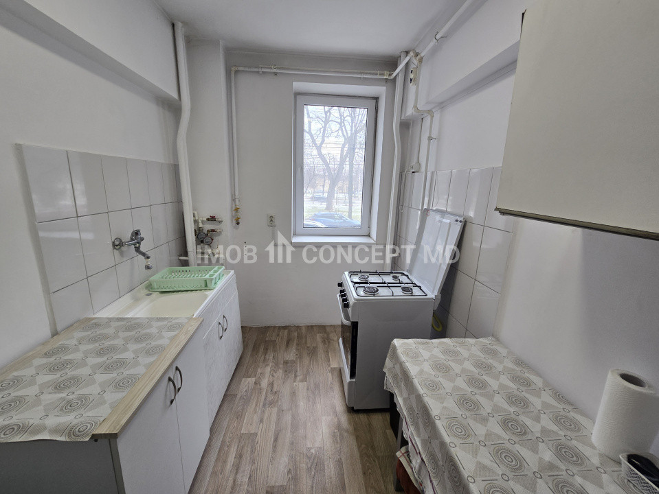 VANZARE PARTER cu 2 camere PE BULEVARD, in Ploiesti