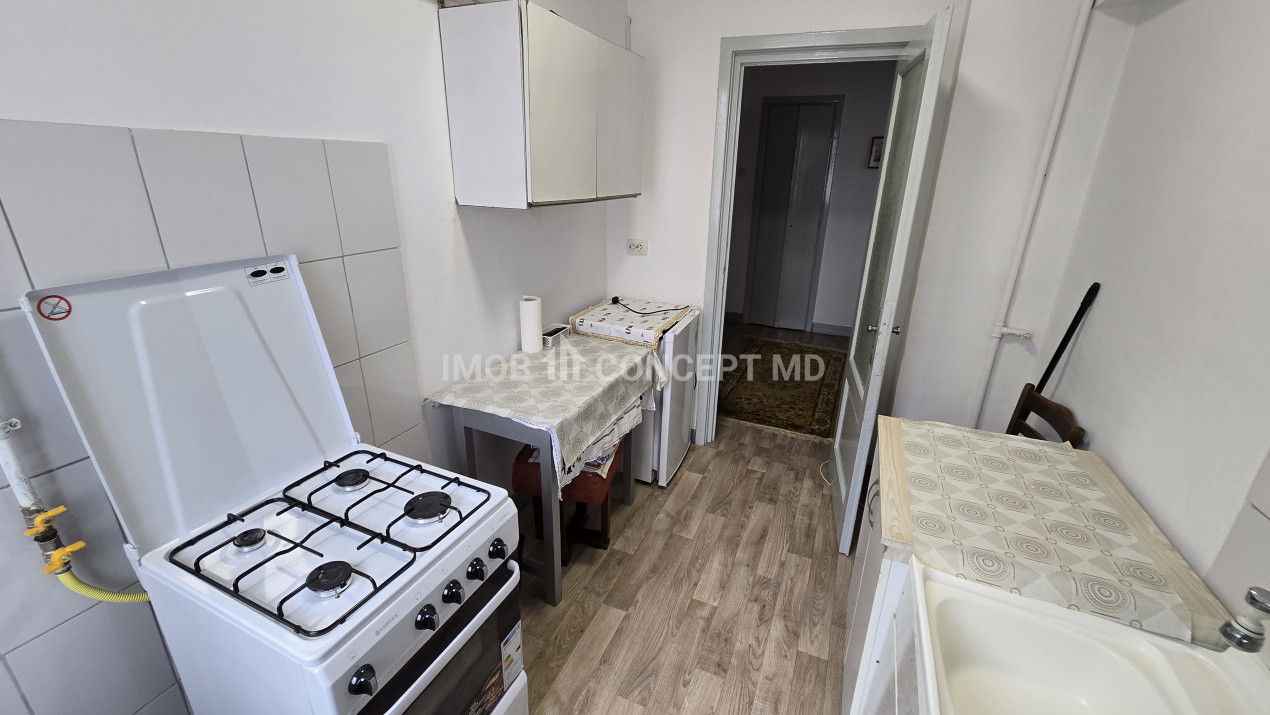 VANZARE PARTER cu 2 camere PE BULEVARD, in Ploiesti