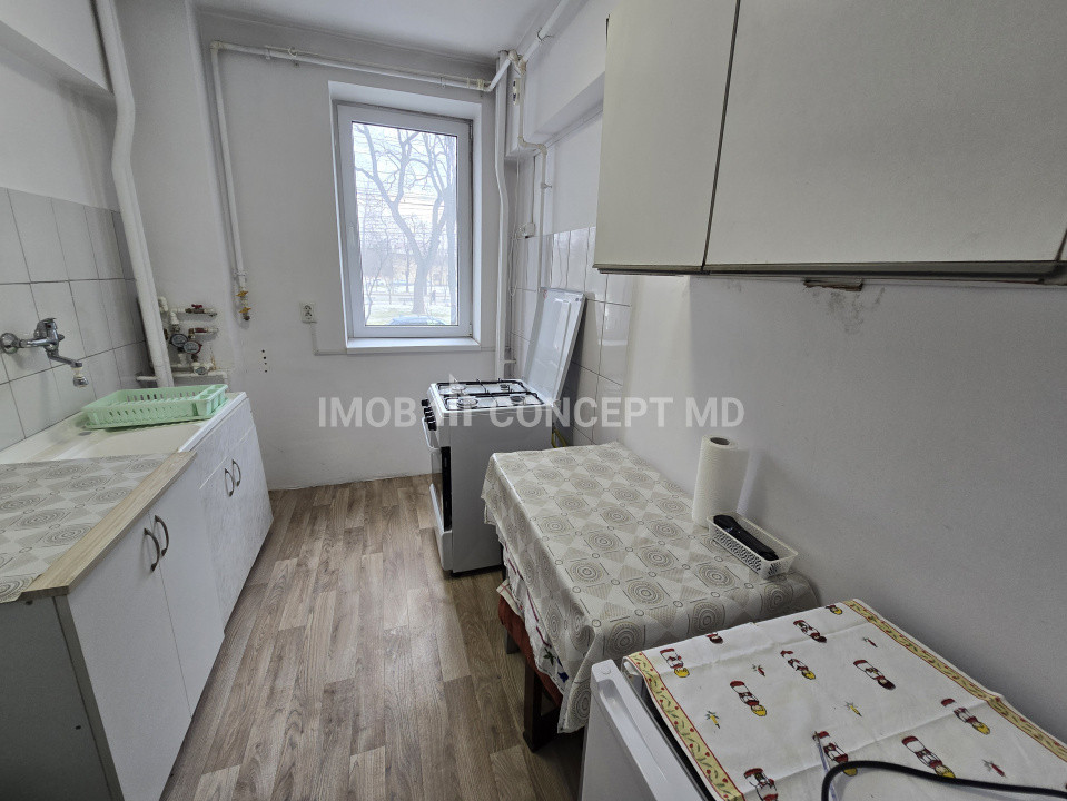 VANZARE PARTER cu 2 camere PE BULEVARD, in Ploiesti