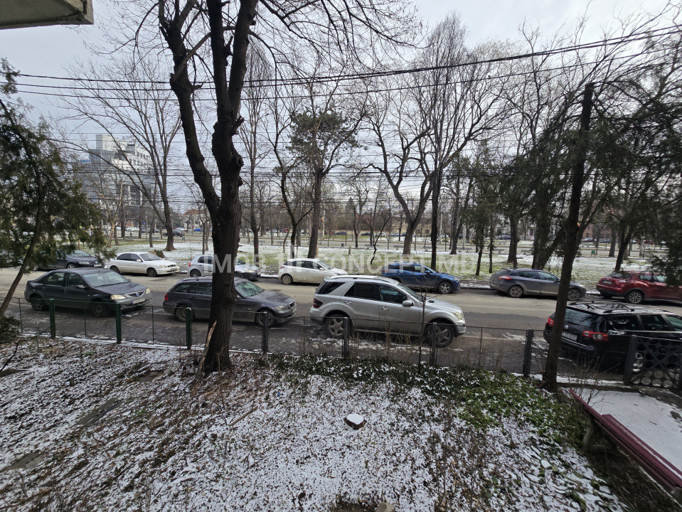 VANZARE PARTER cu 2 camere PE BULEVARD, in Ploiesti