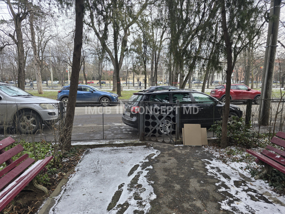 VANZARE PARTER cu 2 camere PE BULEVARD, in Ploiesti