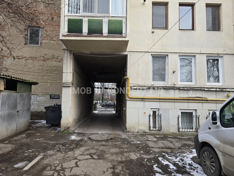 VANZARE PARTER cu 2 camere PE BULEVARD, in Ploiesti