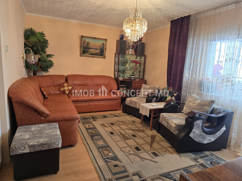 Vanzare apartament 4 camere, cu vedere panoramica, in zona Eroilor Ploiesti