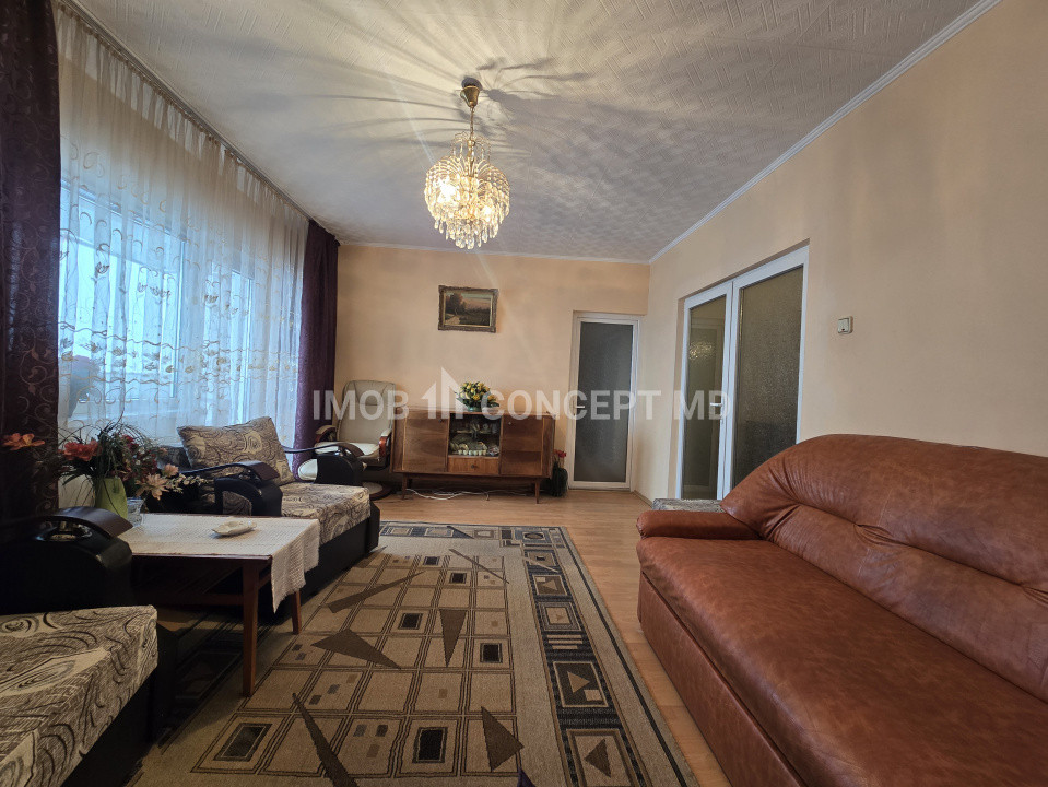 Vanzare apartament 4 camere, cu vedere panoramica, in zona Eroilor Ploiesti