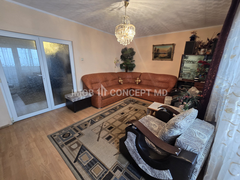 Vanzare apartament 4 camere, cu vedere panoramica, in zona Eroilor Ploiesti