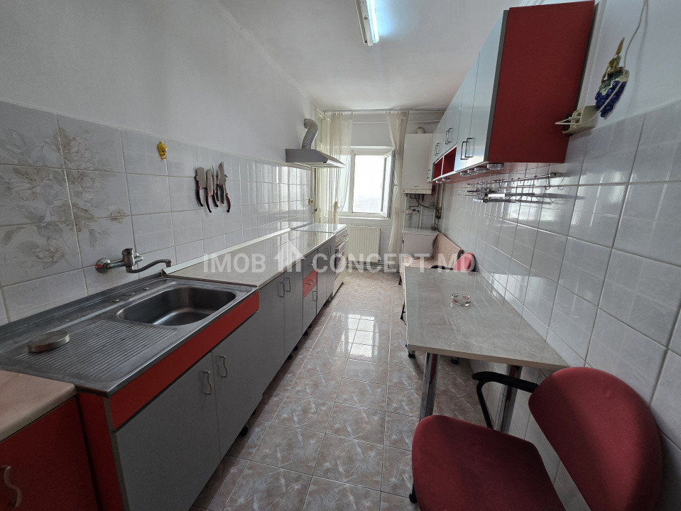 Vanzare apartament 4 camere, cu vedere panoramica, in zona Eroilor Ploiesti