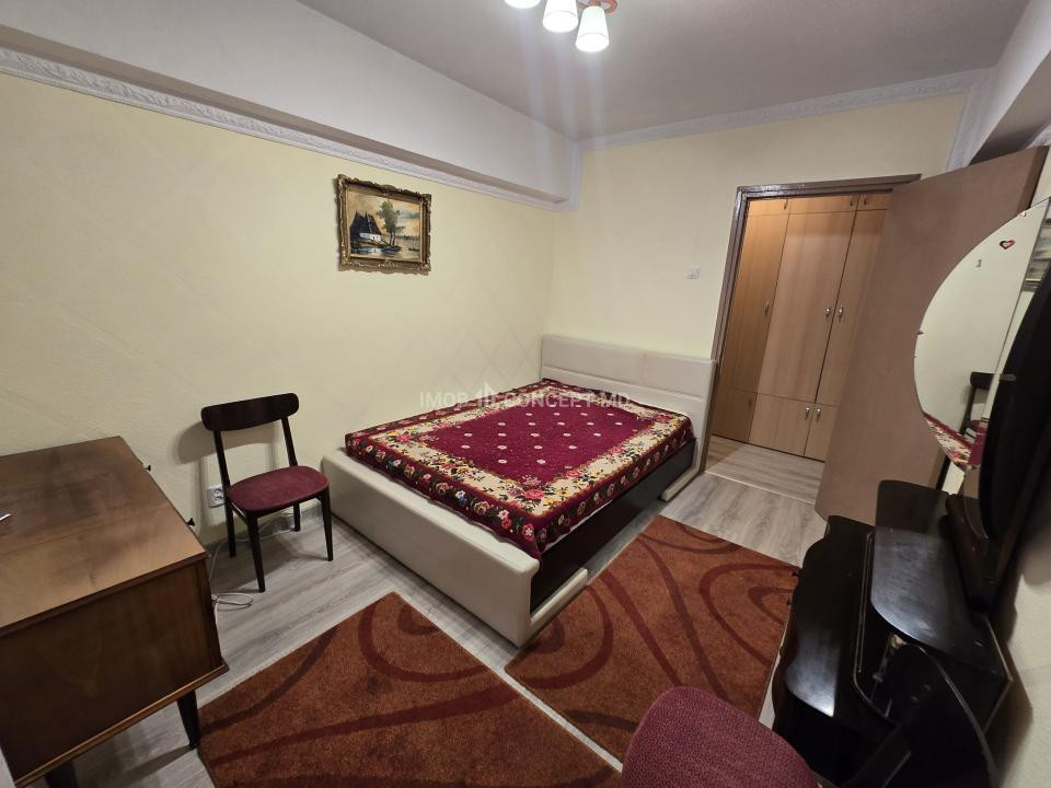 VANZARE APARTAMENT 4 CAMERE zona REUBLICII-NORD