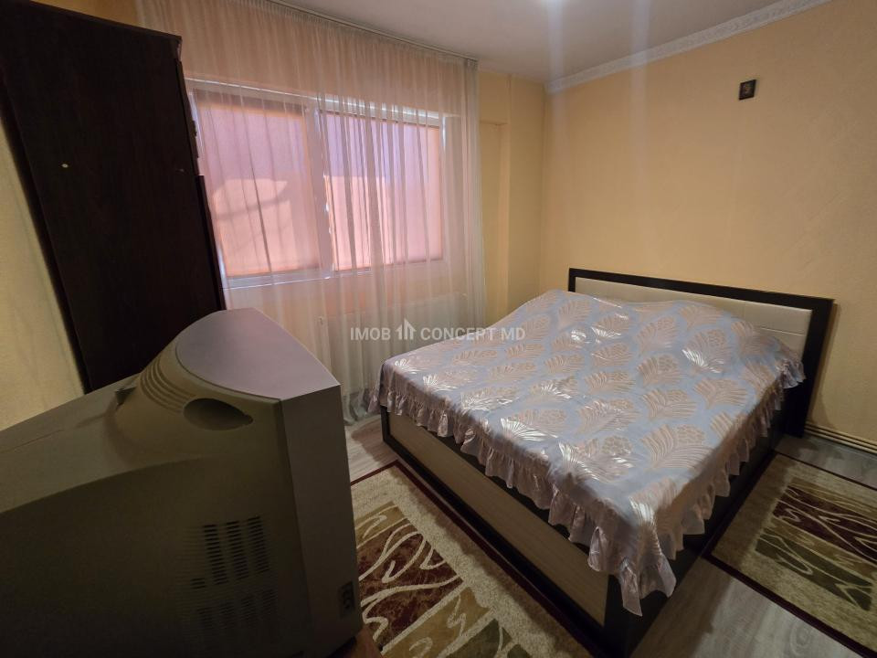 VANZARE APARTAMENT 4 CAMERE zona REUBLICII-NORD