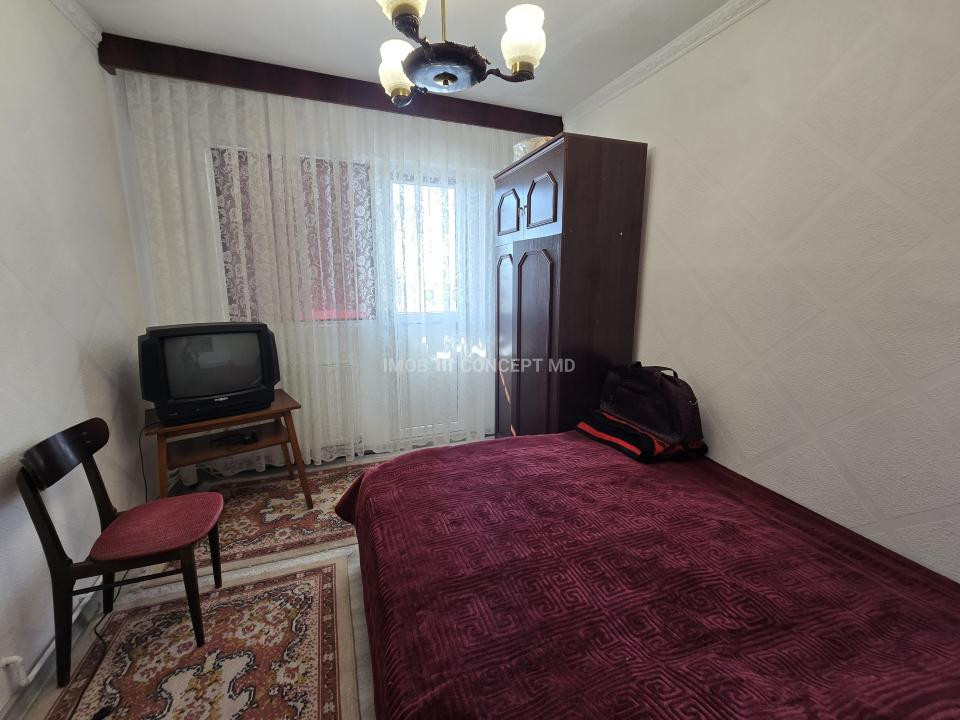 VANZARE APARTAMENT 4 CAMERE zona REUBLICII-NORD