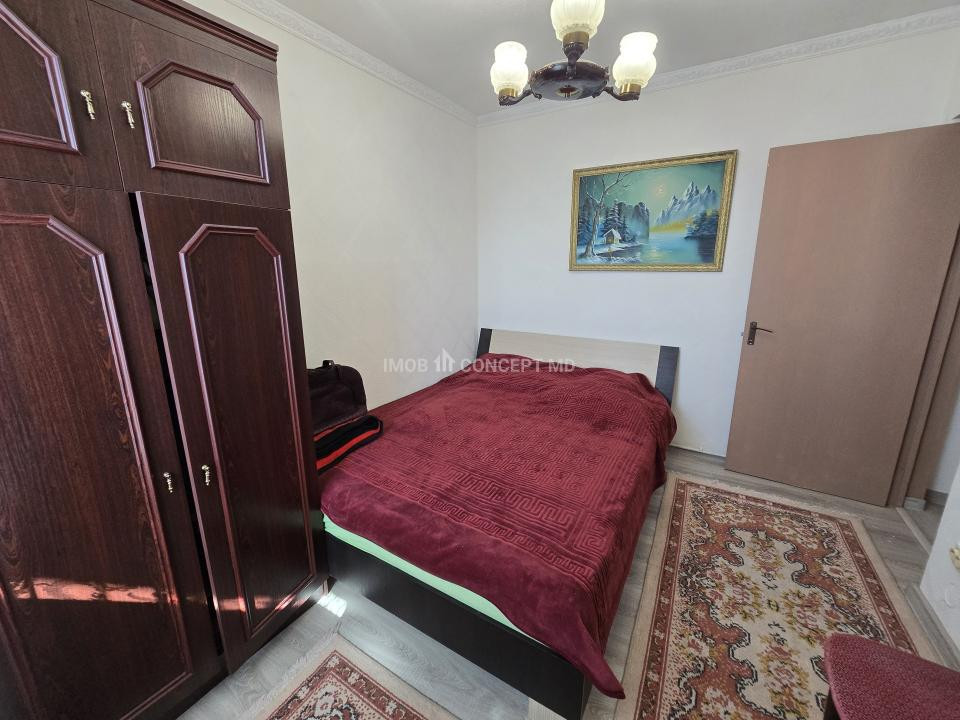 VANZARE APARTAMENT 4 CAMERE zona REUBLICII-NORD