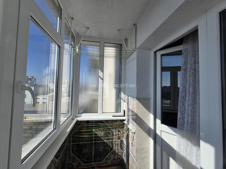 VANZARE APARTAMENT 4 CAMERE zona REUBLICII-NORD