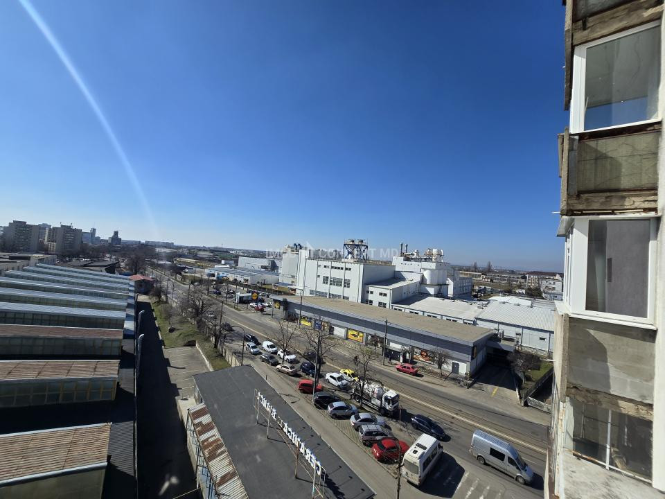 VANZARE APARTAMENT 4 CAMERE zona REUBLICII-NORD