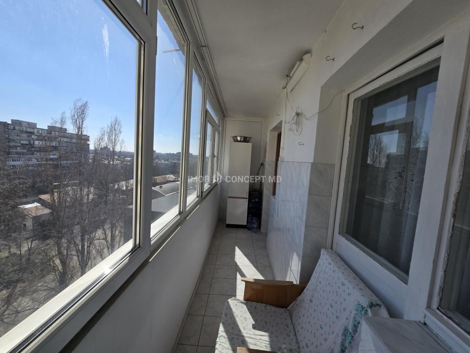 VANZARE APARTAMENT 4 CAMERE zona REUBLICII-NORD