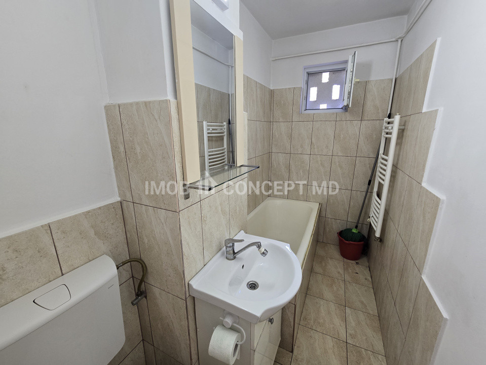 VANZARE apartament 2 camere renovat, in zona Marasesti