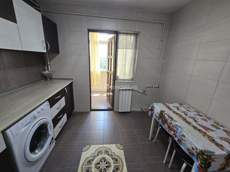 Apartament Ideal cu Două Camere, Preț Mic, Acte la Zi - Strada Domnișori