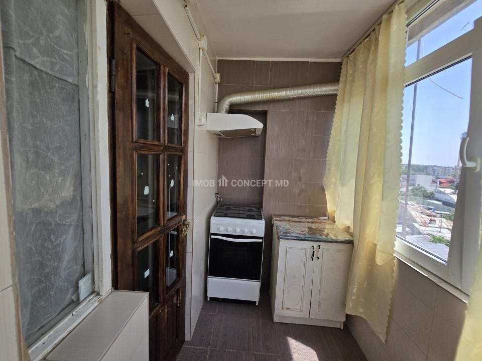 Apartament Ideal cu Două Camere, Preț Mic, Acte la Zi - Strada Domnișori