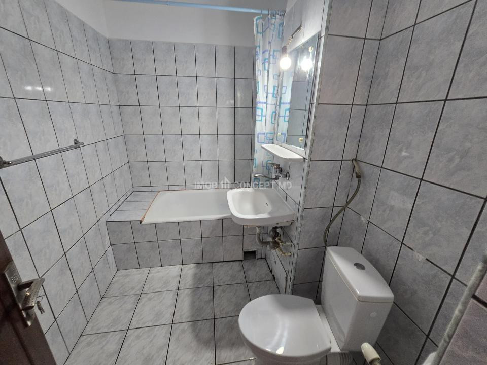 Apartament Ideal cu Două Camere, Preț Mic, Acte la Zi - Strada Domnișori