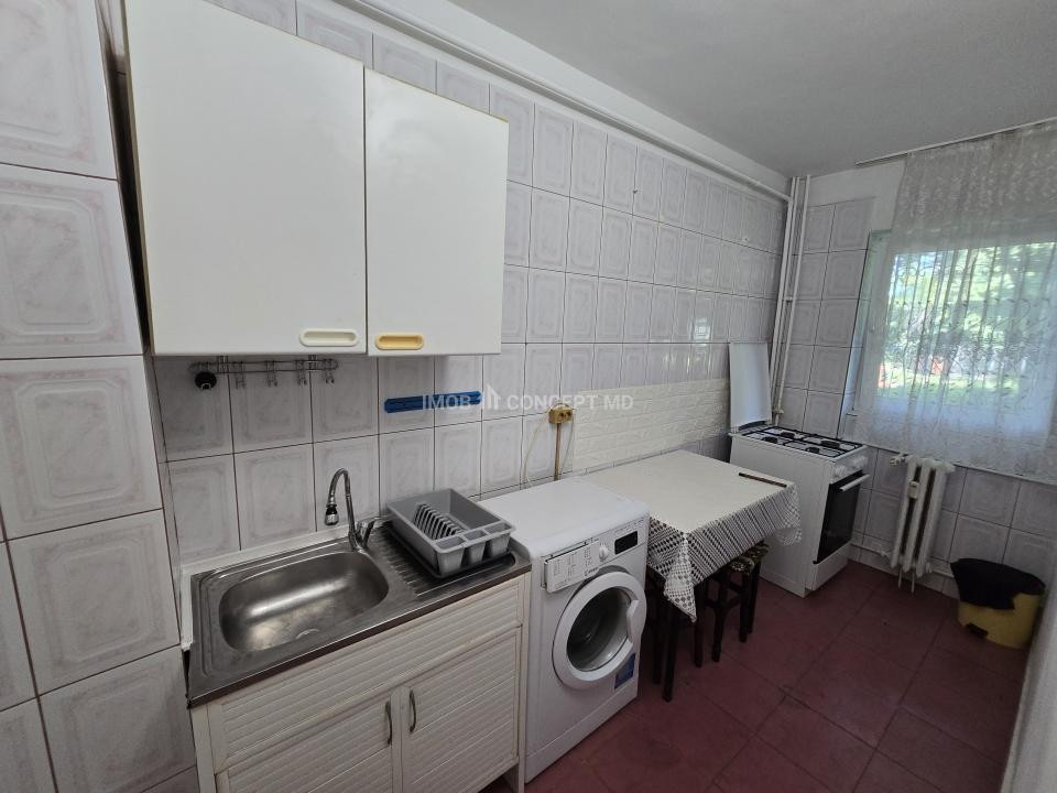 INCHIRIERE GARSONIERA moderna  in Ploiesti, zona Baraolt